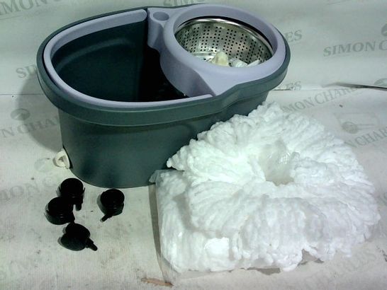 OUTLET SPIN MOP BUCKET SYSTEM WITH WHEELS & 2 ADDITIONAL MICROFIBRE HEADS