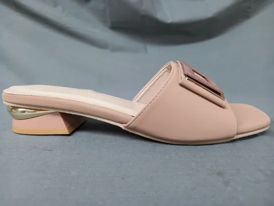 BOXED PAIR OF DESIGNER OPEN TOE LOW HEEL SANDALS IN NUDE EU SIZE 40