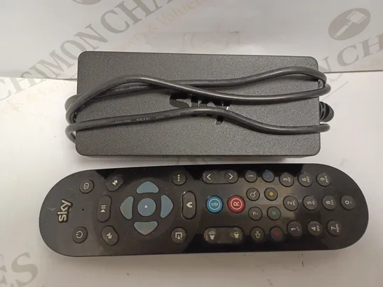 SKY Q POWER ADAPTER AND REMOTE - EC201