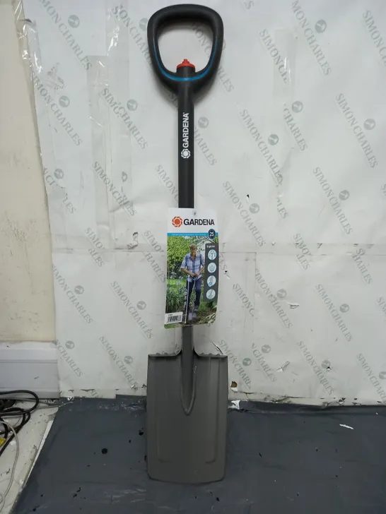 GARDENA TELESCOPIC SPADE 