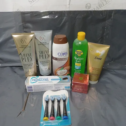 APPROXIMATELY 20 ASSORTED COSMETIC PRODUCTS TO INCLUDE AVON CARE SHAMPOO, DOVE TANNING LOTION, AND SENSODYNE TOOTHPASTE ETC.