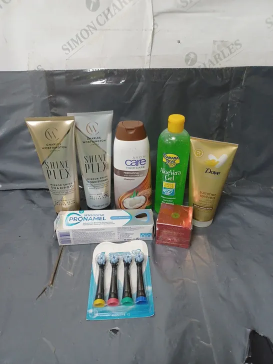 APPROXIMATELY 20 ASSORTED COSMETIC PRODUCTS TO INCLUDE AVON CARE SHAMPOO, DOVE TANNING LOTION, AND SENSODYNE TOOTHPASTE ETC.