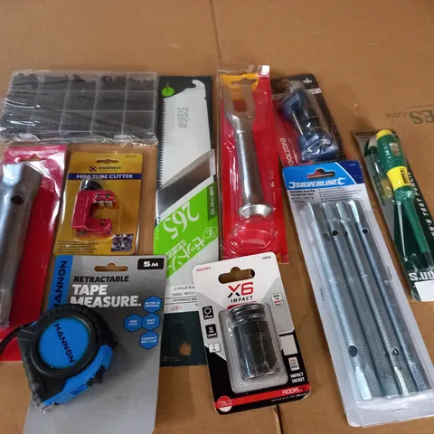 LOT OF ASSORTED DIY AND TOOL ITEMS TO INCLUDE MINI TUBE CUTTER AND NIELSEN HAMMER