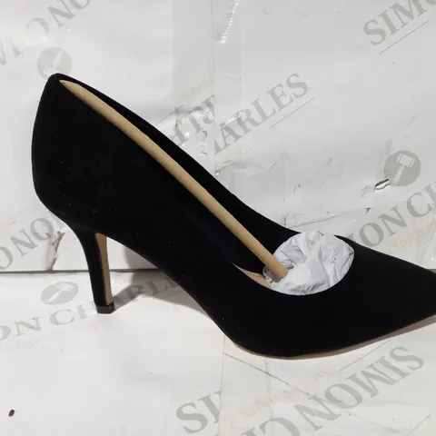 BOXED PAIR OF PRINCIPLES FAUX SUEDE HEELS IN BLACK UK SIZE 6