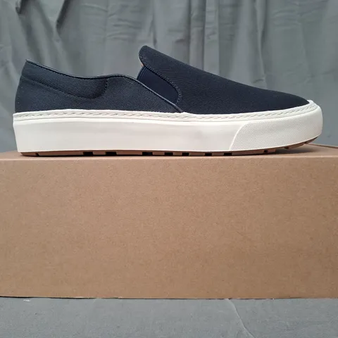 BOXED PAIR OF AMAZON ESSENTIALS SLIP-ON SHOES IN NAVY UK SIZE 7.5