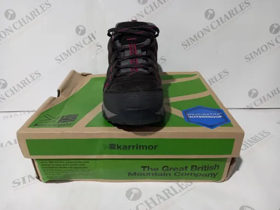 BOXED PAIR OF KARRIMOR MOUNT LOW SHOES IN BLACK/PINK UK SIZE 5.5