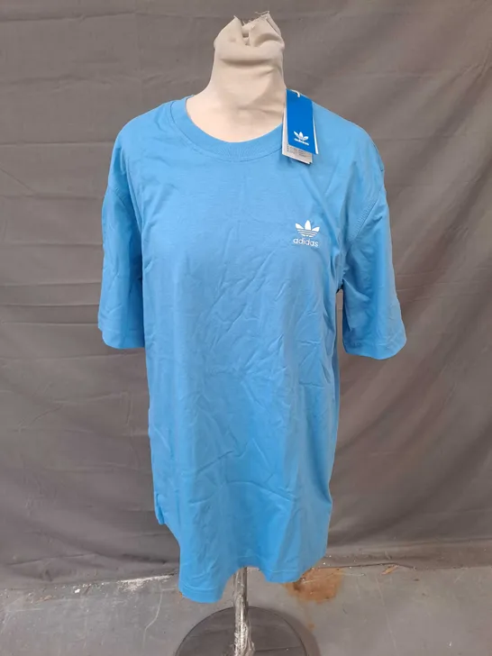 ADIDAS EMBROIDERED TSHIRT IN BLUE SIZE M