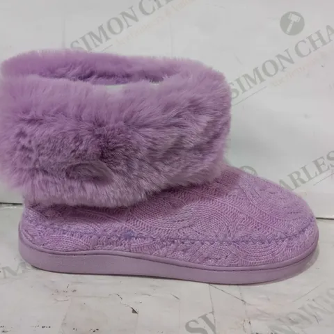 BOXED PAIR OF NEXT FAUX FUR KNIT ANKLE BOOTS IN PURPLE SIZE M