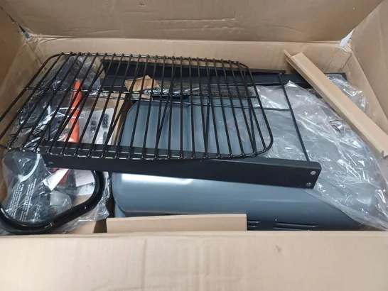 2 GAS BURNING BBQ WITH SIDE BURNER