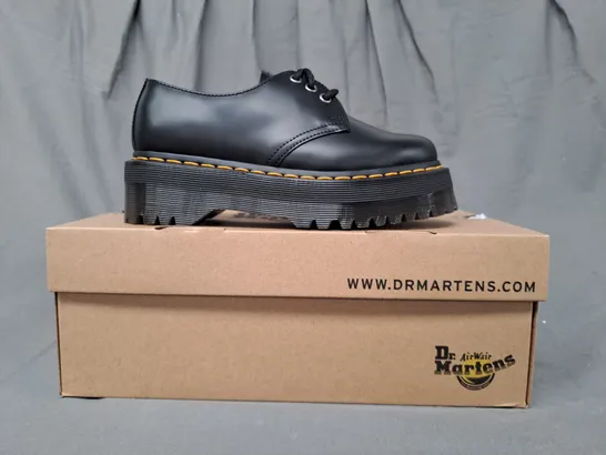 BOXED PAIR OF DR MARTENS 1461 QUAD SHOES IN BLACK UK SIZE 4