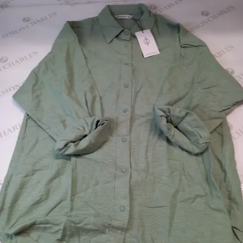 STRADIVARIUS LIGHTWEIGHT SHIRT IN SAGE GREEN SIZE MEDIUM