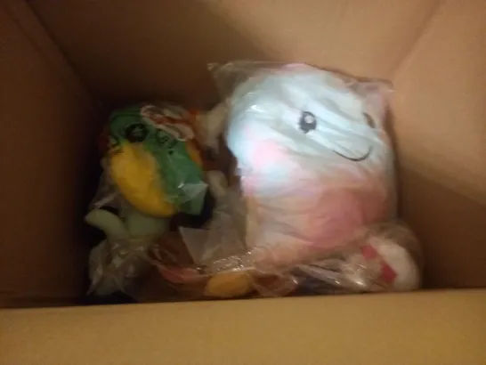 LOT OF APPROXIMATELY 15 ASSORTED PLUSHIES