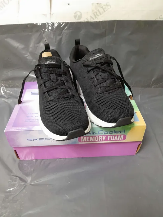 SKECHERS SKECH-AIR TRAINERS BLACK SIZE 5