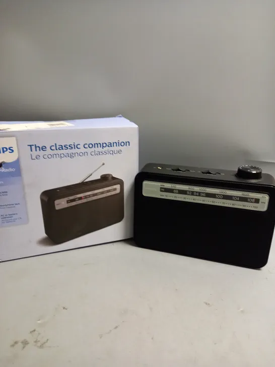 BOXED PHILIPS PORTABLE RADIO 2000 SERIES