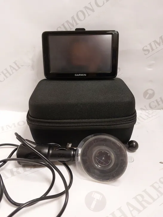 GARMIN NUVI 2545LM SAT NAV WITH CASE AND CHARGER