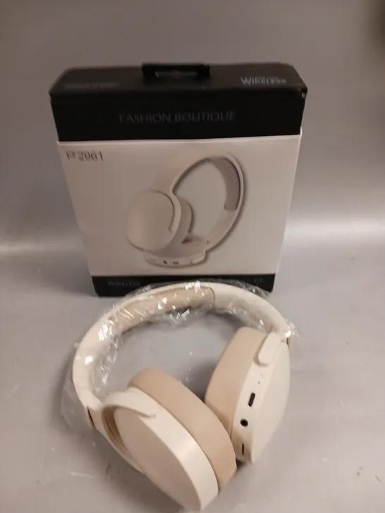 BOXED FASHION BOUTIQUE P2961 WIRELESS HEADPHONES 