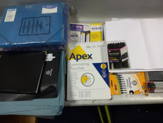 LOT OF ASSORTED STATIONARY AND OFFICE ITEMS TO INCLUDE PAPER, FILES, PENS AND LAMINATOR POUCHES