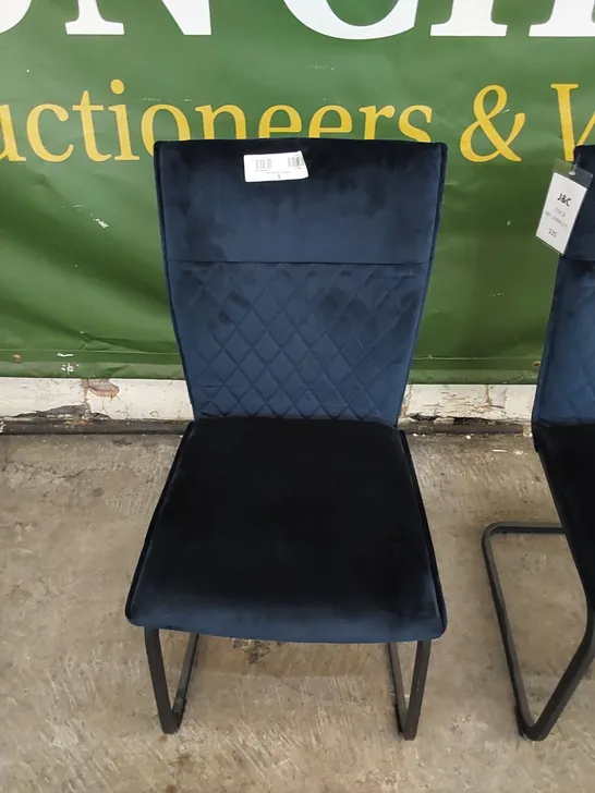 SET OF 2 UPHOLSTERED VELVET AND METAL LEGGED DINING CHAIRS - NAVY 