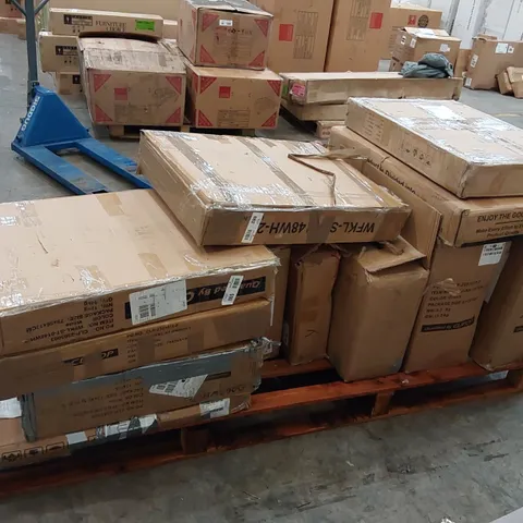 PALLET OF ASSORTED BOXED FURNITURE AND FURNITURE PARTS