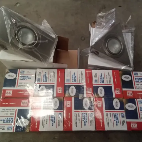 PALLET OF ASSORTED KITCHEN CABINET LIGHTS INCLUDING TRIANGLE CUPBOARD LIGHTS, CED DOWN LIGHTERS