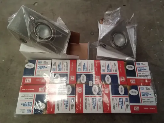 PALLET OF ASSORTED KITCHEN CABINET LIGHTS INCLUDING TRIANGLE CUPBOARD LIGHTS, CED DOWN LIGHTERS