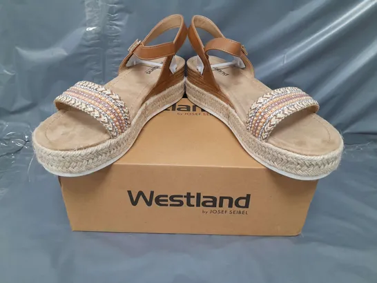 BOXED PAIR OF WESTLAND OPEN TOE LOW WEDGE SANDALS IN CAMEL EU SIZE 42