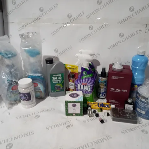 BOX OF ASSORTED HOUSEHOLD ITEMS TO INCLUDE SHAMPOO, CLEANING PRODUCTS, FABRIC FRESHENER ETC   - COLLECTION ONLY
