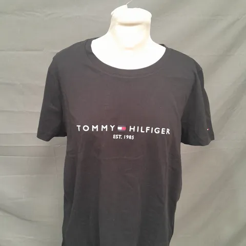 TOMMY HILFIGER CASUAL T-SHIRT SIZE XXL