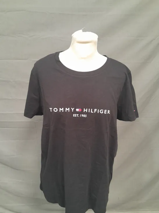 TOMMY HILFIGER CASUAL T-SHIRT SIZE XXL