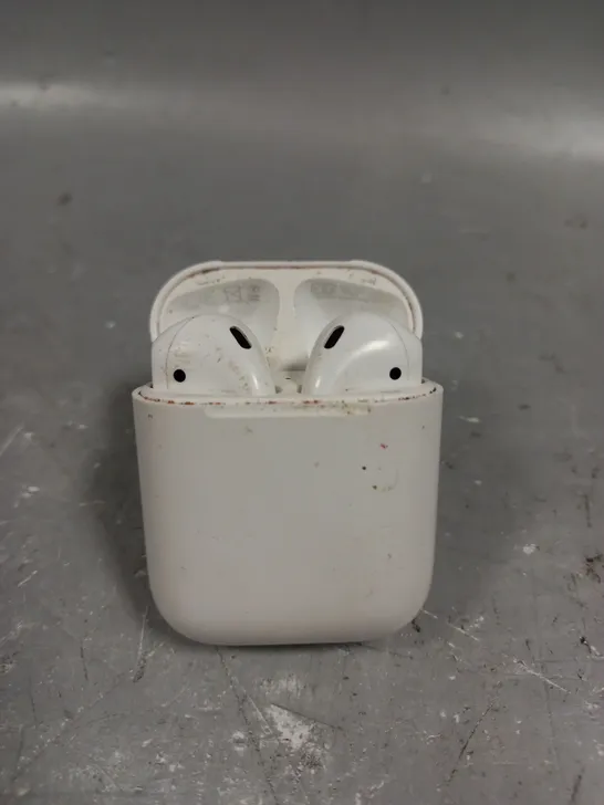 APPLE AIRPODS WITH CHARGING CASE - A1602