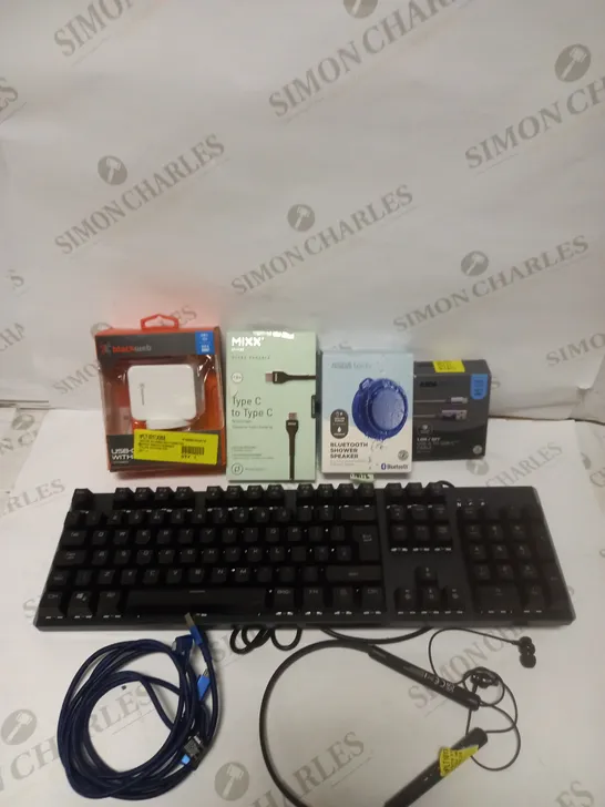 BOX OF APPROXIMATELY 15 ASSORTED ELECTRICAL PRODUCTS TO INCLUDE USB KEYBOARD, BLUETOOTH SHOWER SPEAKER, CHARGING CABLES ETC 