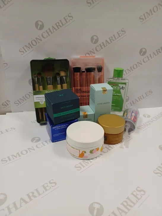 LOT OF 10 ASSORTED HEALTH AND BEAUTY PRODUCTS TO INCLUDE ESTÉE LAUDER EYE CREAM, ESTEE LAUDER ADVANCED NIGHT REPAIR, SKIN ROCKS THE MOISTURISER, MAKEUP BRUSH SET ETC.