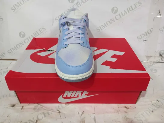 BOXED PAIR OF NIKE DUNK LOW SHOES IN BLUE/VIOLET/GREY UK SIZE 7