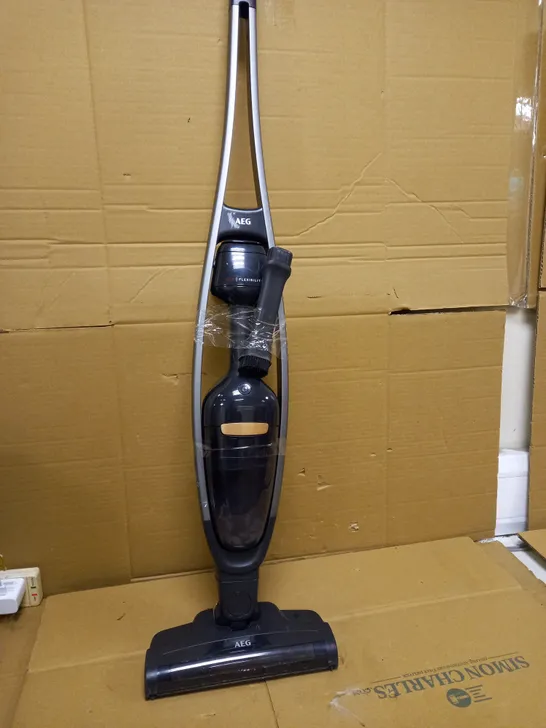 AEG CORDLESS VACUUM