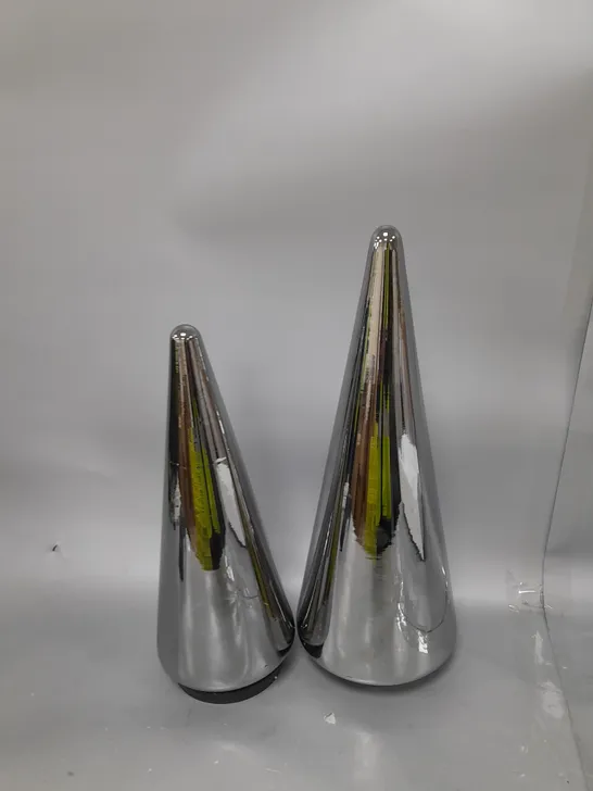 BOXED KELLY HOPPEN SET OF 2 INDOOR/OUTDOOR PRELIT GLASS DECOR - REFLECTIVE CONES