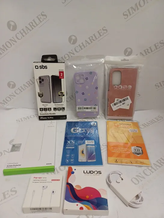 BOX OF APPROXIMATELY 20 ASSORTED SMARTPHONE AND ELECTRICAL PRODUCTS TO INCLUDE POWERBANK, EARPHONES, SCREEN PROTECTORS ETC 