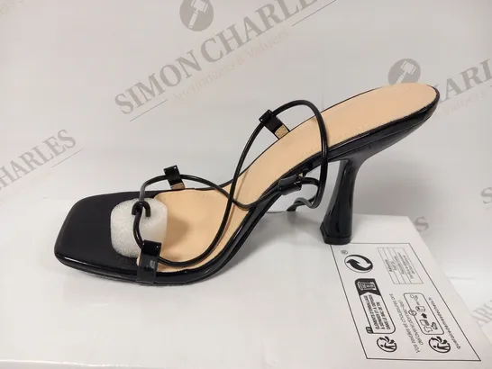 BOXED ASTUCCIO STRAPPY HEELED SHOES SIZE 39