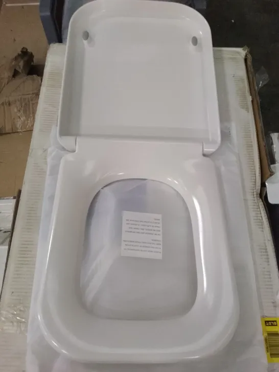 BOXED COOKE&LEWIS AFFINI CLOSE COUPLED TOILET SC SEAT 