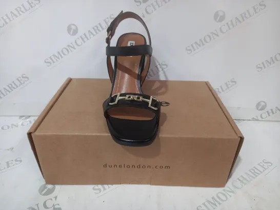 BOXED PAIR OF DUNE LONDON LEATHER SNAFFLE BLOCK HEEL SANDALS IN BLACK SIZE 6