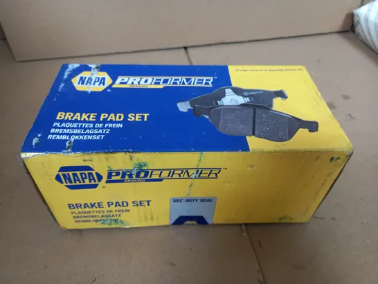 NAPA BRAKE PAD SET 