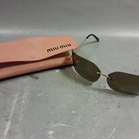 MIU MIU LOGO FRAME SUNGLASSES 