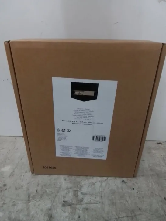 BOXED AMAZON BASICS GAS GRILL BARBECUE COVER MEDIUM 60"