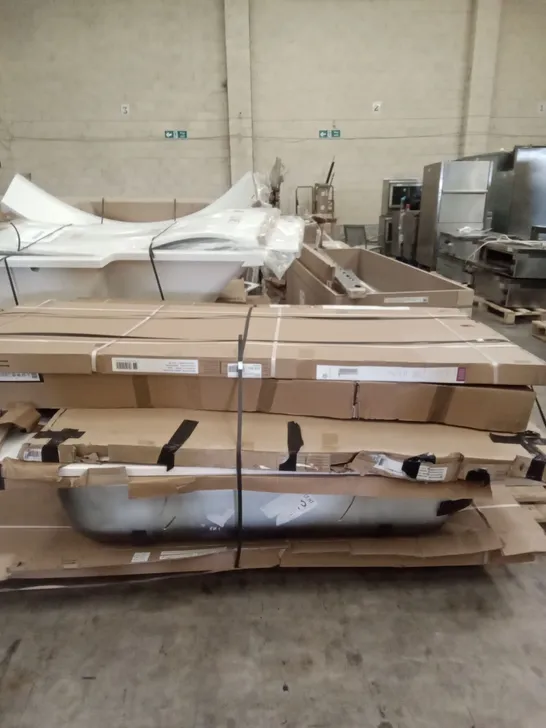 PALLET OF ASSORTED SHOWER CUBICLES, SIDES AND STEEL BATH 