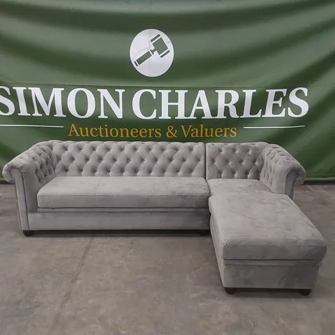 DESIGNER CHESTERFIELD STYLE CHAISE SOFA IN SILVER VELVET