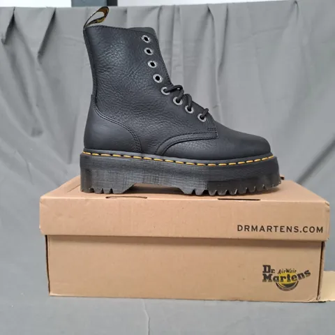 BOXED PAIR OF DR MARTENS JADON III BOOTS IN BLACK UK SIZE 4