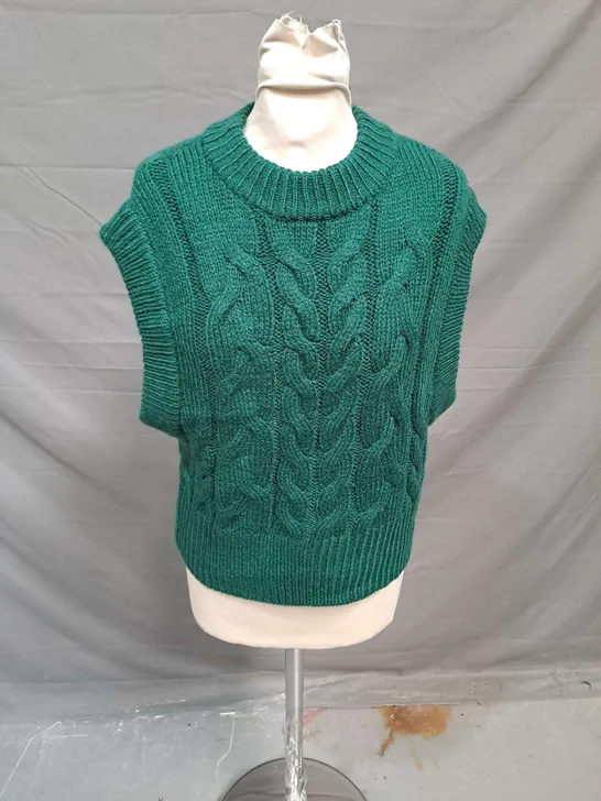 CRYSTAL KOBE CABLE KNIT VEST IN EMERALD GREEN SIZE M