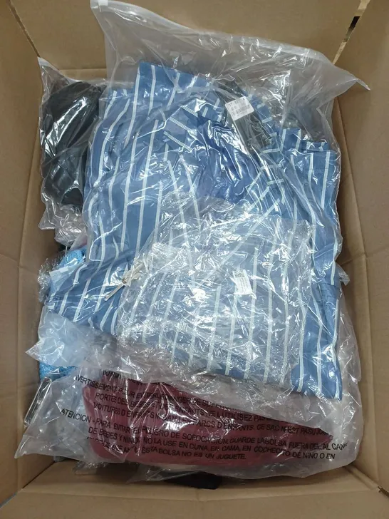 BOX OF APPROXIMATELY 22 ASSORTED CLOTHING ITEMS TO INCLUDE - BAG , HEADBAND , T-SHIRT ETC