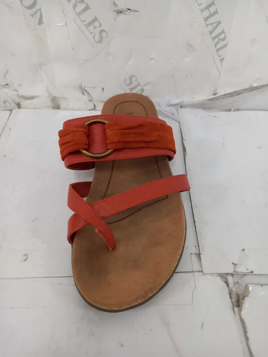 VIONIC COPAL LANDYN SANDAL - SIZE 4.5