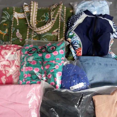 BOX OF APPROXIMATELY 25 ASSORTED CLOTHING ITEMS TO INCLUDE - BAG, SWIMSUIT, TOPS ETC