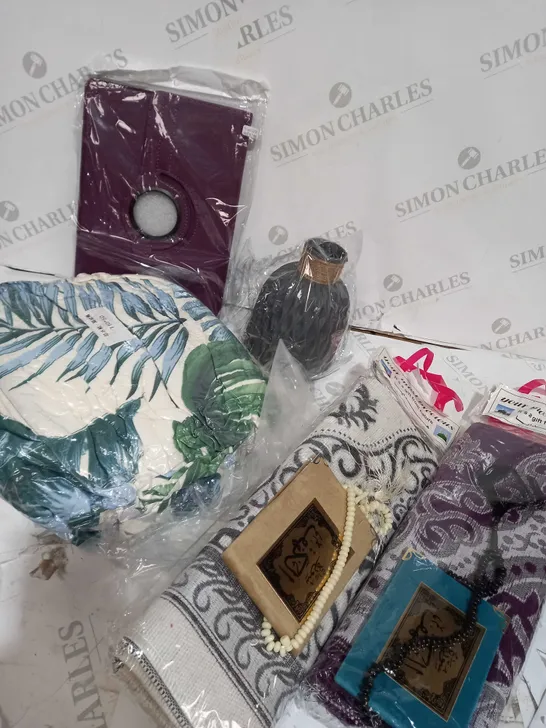 BOX OF APPROXIMATELY 15 ITEMS TO INCLUDE FAIRY PODS, PORTABLE WASHING MACHINE, IPAD CASE ETC